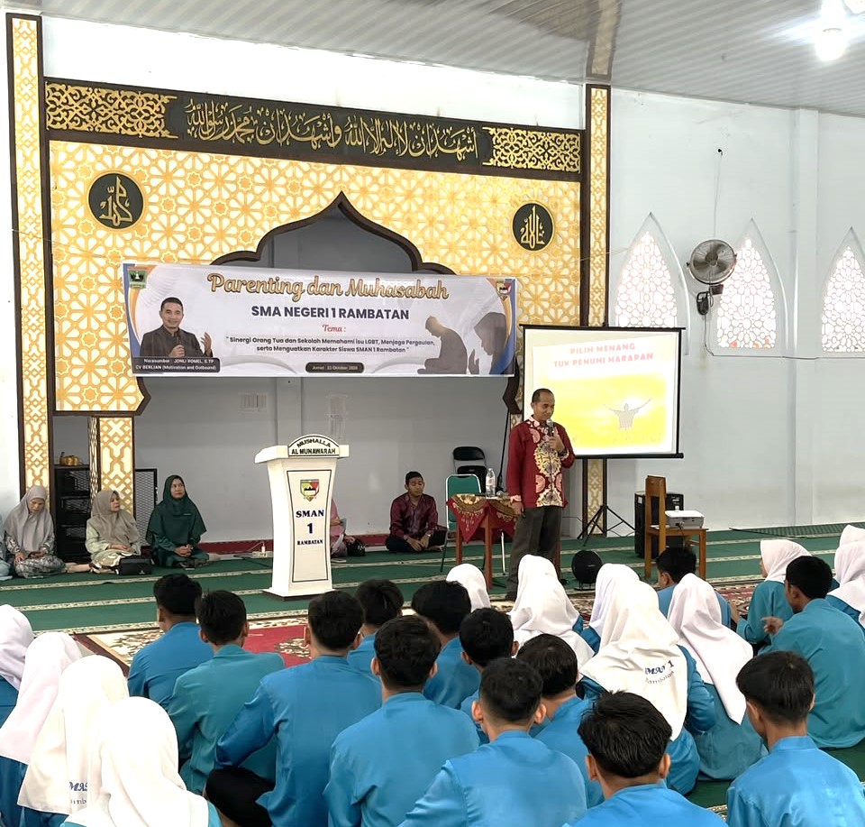 SMAN 1 RAMBATAN ADAKAN KEGIATAN MUHASABAH DAN PARENTING, PERKUAT KARAKTER SISWA DAN SINERGI SEKOLAH DENGAN ORANG TUA